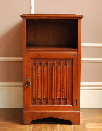 j-680-f アンティークキャビネット