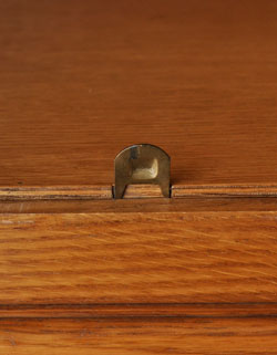 j-701-f アンティークキャビネット