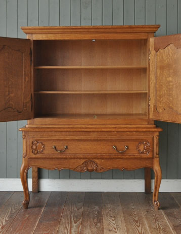 j-701-f アンティークキャビネット