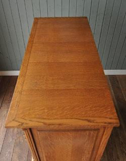 j-701-f アンティークキャビネット