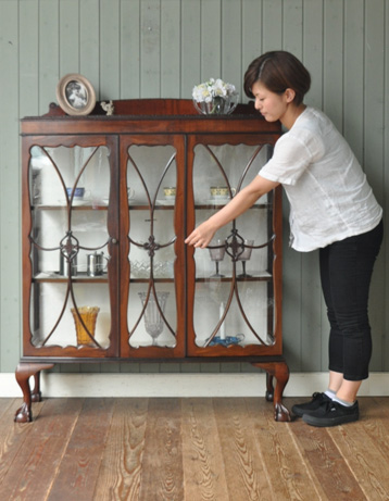 j-721-f アンティークガラスキャビネット