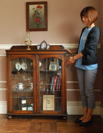 j-722-f アンティークのブックケース