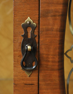 j-728-f アンティークガラスキャビネット