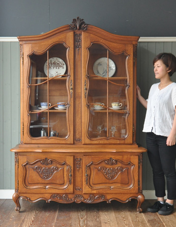 j-737-f アンティークのキャビネット