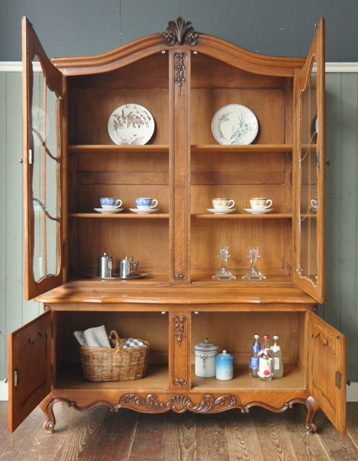 j-737-f アンティークのキャビネット