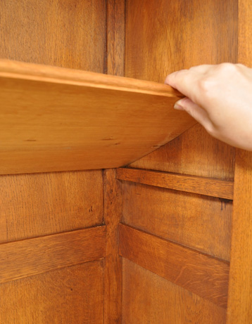 j-737-f アンティークのキャビネット