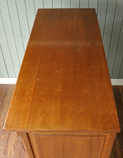 j-738-f アンティークキャビネット