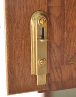 j-738-f アンティークキャビネット