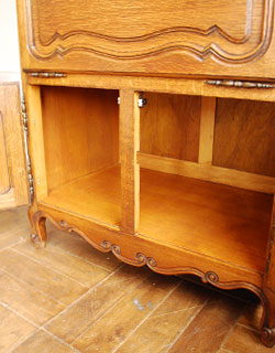 j-748-f アンティークのキャビネット