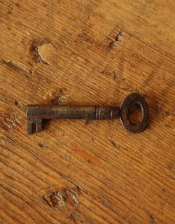 j-748-f アンティークのキャビネット