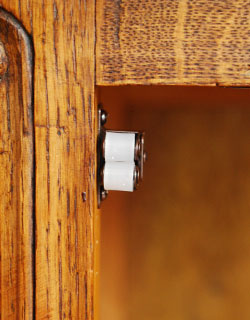 j-748-f アンティークのキャビネット