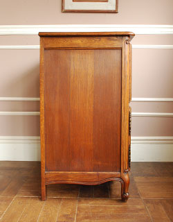 j-748-f アンティークのキャビネット