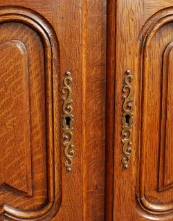 j-748-f アンティークのキャビネット