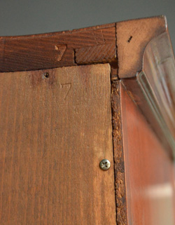 j-763-f アンティークのキャビネット