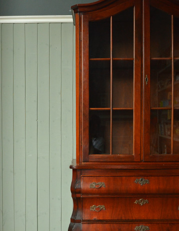 j-763-f アンティークのキャビネット