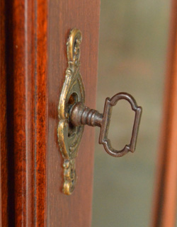 j-763-f アンティークのキャビネット