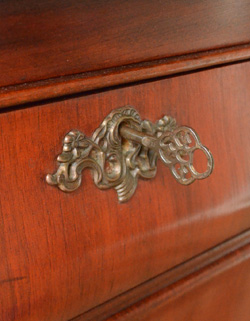 j-763-f アンティークのキャビネット