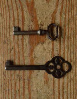 j-763-f アンティークのキャビネット