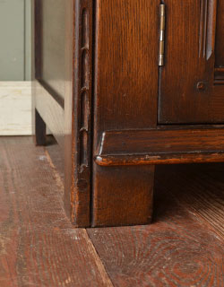 j-779-f アンティークアーコールカップボードの脚