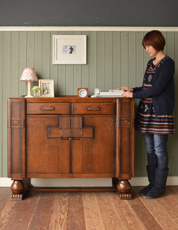 j-780-f アンティークサイドボードのサイズ