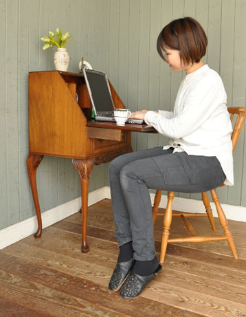 j-782-f アンティークライティングビューローのモデル入り