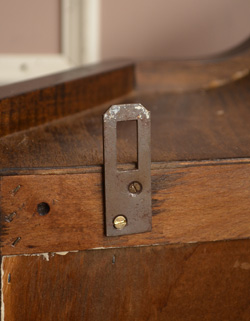 j-789-f アンティークウォールキャビネットのビス穴