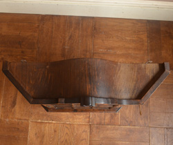 j-789-f アンティークウォールキャビネットの上から