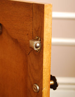 j-804-f アンティークのナイトテーブル