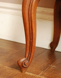 j-804-f アンティークのナイトテーブル