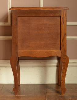 j-807-f アンティークのナイトテーブル後ろ