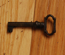 j-814-f アンティークウォールキャビネットの鍵