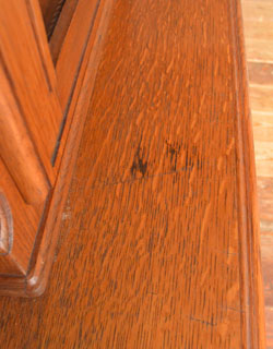 j-824-f アンティークのキャビネット