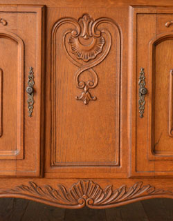 j-824-f アンティークのキャビネット