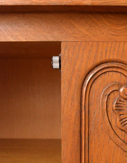 j-824-f アンティークのキャビネット