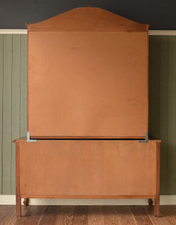 j-824-f アンティークのキャビネット