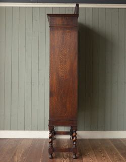 j-826-f アンティークブックケース