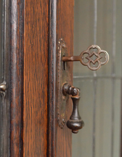 j-826-f アンティークブックケース