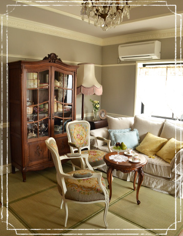 j-850-f-1 アンティークブックケースの和室