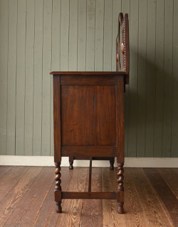 j-851-f アンティークミラーバックサイドボードの横から