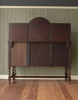 j-851-f アンティークミラーバックサイドボードの後ろから