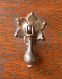 j-851-f アンティークミラーバックサイドボードの取っ手