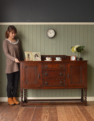 j-861-f アンティーク サイドボード