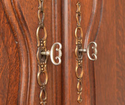 j-886-f アンティークのキャビネット