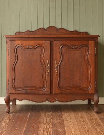 j-886-f アンティークのキャビネット