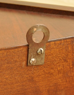 j-901-f アンティークウォールキャビネットのネジ穴