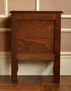 j-929-f アンティークナイトテーブルの後ろ