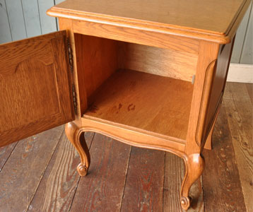 j-934-f アンティークナイトテーブルのオープン時