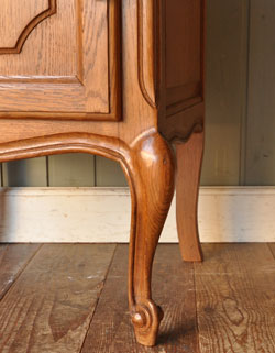 j-934-f アンティークナイトテーブルの鍵