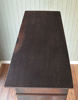 j-945-f アンティークワードローブのモデル入り