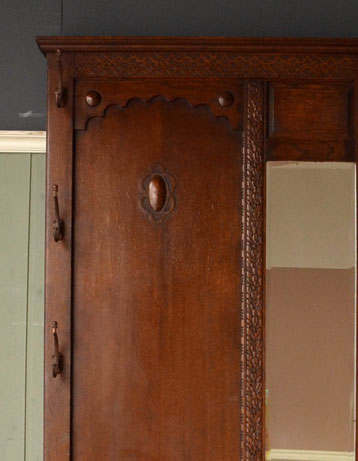 ロイドルームボックス　アンティーク家具　玄関で使えるアンティーク英国家具、ベンチも付いたホールスタンド。落ち着いて上品なデザインが日本のお家にも似合います。(j-955-f-1)